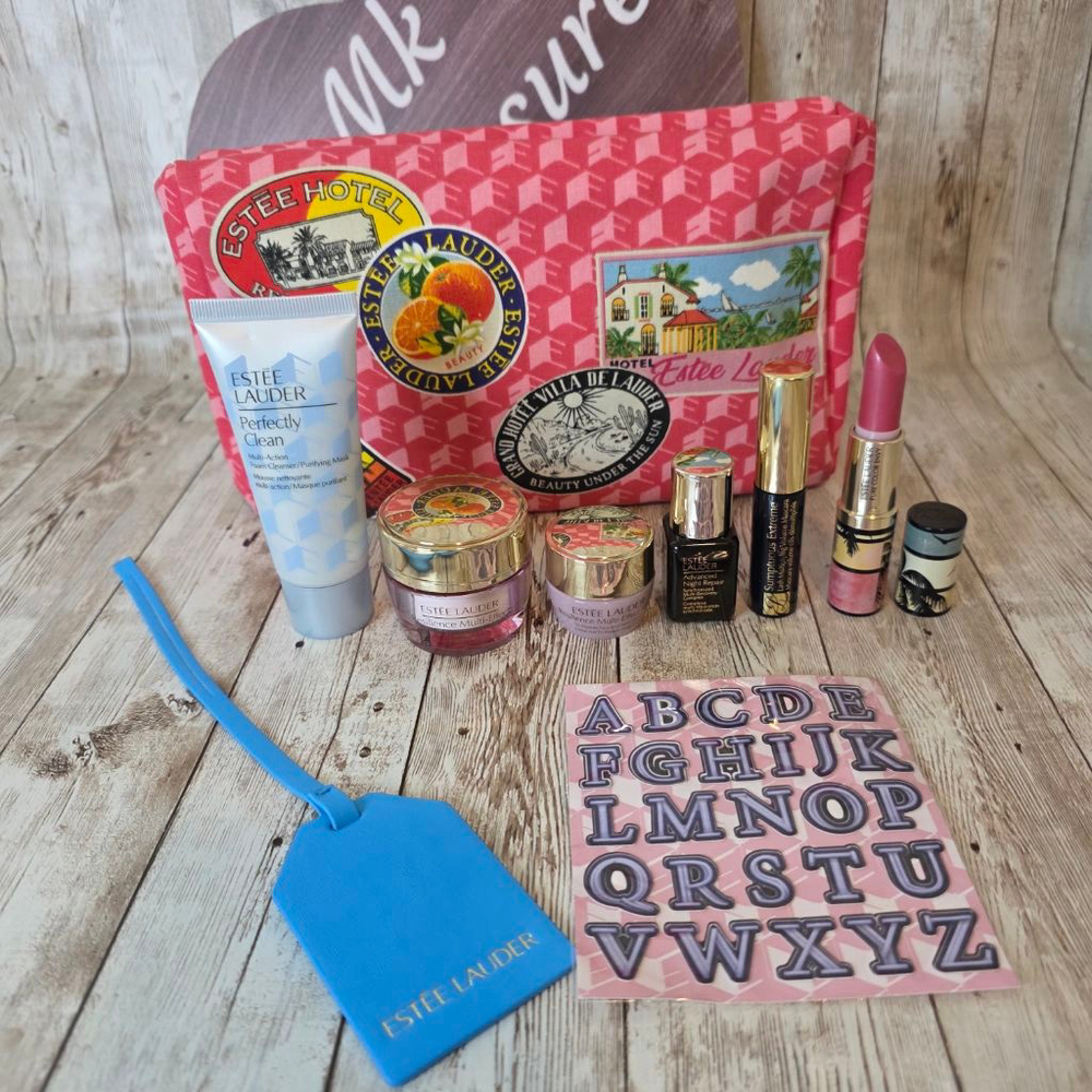 Women's Estee Lauder set of 7 makeup and skincare items